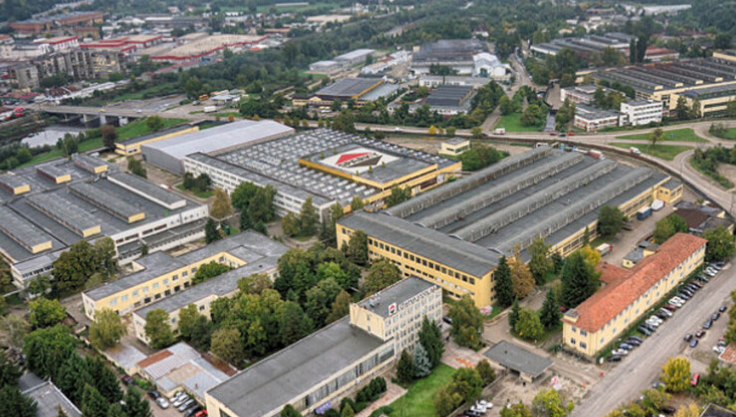Фалира легендарен завод от НРБ и го продават заедно със сградите и земята