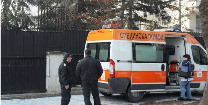 ИЗВЪНРЕДНО! 18-годишна девойка брутално е прегазила тази сутрин две 15-годишни ученички в Сопот