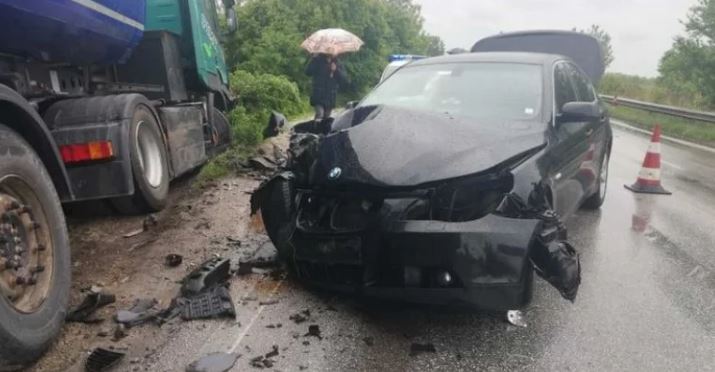 Коли на НСО блъснаха дете и тролей в София