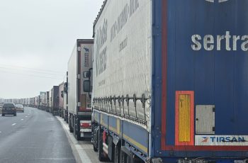 Хаос на пътя: 20-километрова опашка парализира магистрала Марица