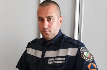 Борба за живот: Пожарникарят Александър Шестаков е в критично състояние