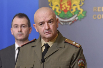 Емоционален момент: Генерал Венцислав Мутафчийски не сдържа сълзите си