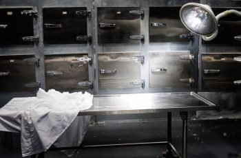 Мистерия в Камено: Разследват смъртта на 38-годишен мъж след ексхумация
