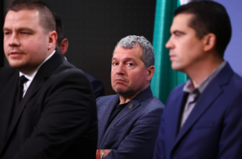 Край на една ера: Слави Трифонов закрива партията си и спира телевизията си!