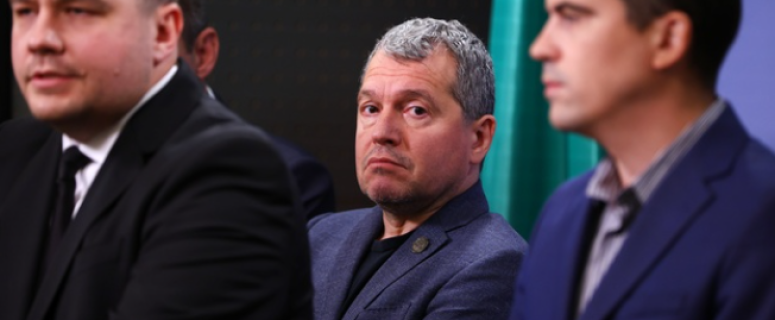 Край на една ера: Слави Трифонов закрива партията си и спира телевизията си!