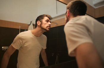 Шок за мъжете: Ето кои 10 хигиенни навика гарантирано ще прогонят всяка жена