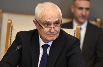Защо 6 май мина без военна мощ? Министърът на отбраната обяснява финансовите реалности
